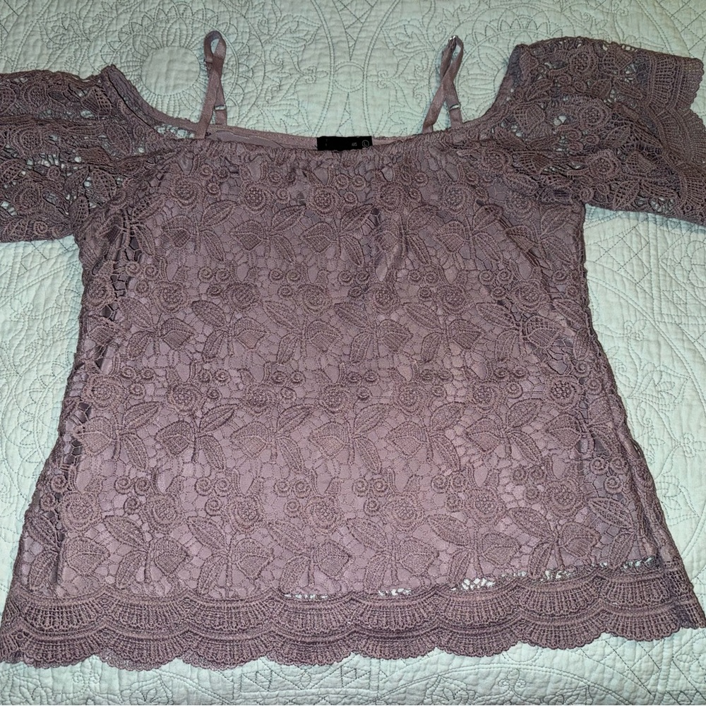 Miss Chievous Mauve Lace Cold Shoulder Blouse great condition